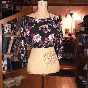 half sleeve, crop top. size lg